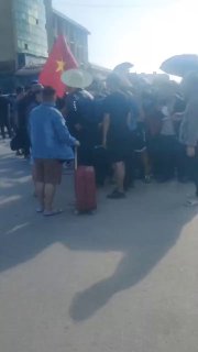 现场视频】今天下午，西港一名中国男子在OB学校后面的一栋大楼里身亡，...